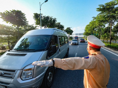 Hà Nội tạm dừng xe khách đến 37 tỉnh, thành phố - Ảnh 1. Hà Nội tạm dừng xe khách đến 37 tỉnh, thành phố - Ảnh 1.