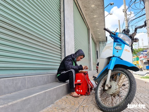 Shipper mùa dịch: Có việc làm đã là hạnh phúc - Ảnh 4. Shipper mùa dịch: Có việc làm đã là hạnh phúc - Ảnh 4.