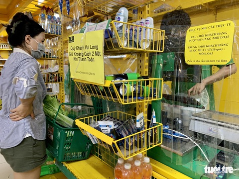 Hớt hải chạy đua mua thực phẩm trong 10 phút theo quy định của cửa hàng - Ảnh 11. Hớt hải chạy đua mua thực phẩm trong 10 phút theo quy định của cửa hàng - Ảnh 11.