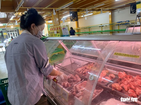 Hớt hải chạy đua mua thực phẩm trong 10 phút theo quy định của cửa hàng - Ảnh 9. Hớt hải chạy đua mua thực phẩm trong 10 phút theo quy định của cửa hàng - Ảnh 9.