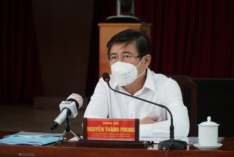 Chủ tịch UBND TP.HCM Nguyễn Thành Phong: ‘Tuyệt đối không để bà con thiếu đói - Ảnh 1. Chủ tịch UBND TP.HCM Nguyễn Thành Phong: ‘Tuyệt đối không để bà con thiếu đói - Ảnh 1.