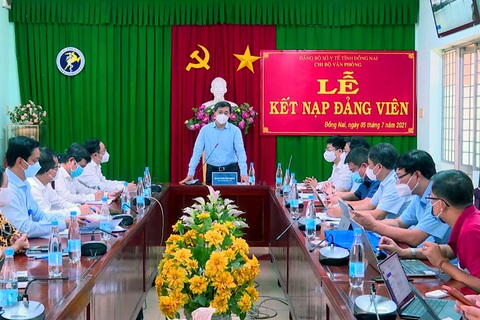 Thứ trưởng đề nghị Đồng Nai thiết lập ngay 100 giường điều trị bệnh nặng hỗ trợ TP.HCM - Ảnh 1. Thứ trưởng đề nghị Đồng Nai thiết lập ngay 100 giường điều trị bệnh nặng hỗ trợ TP.HCM - Ảnh 1.
