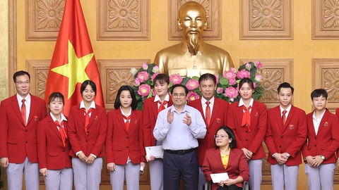 Thủ tướng gặp đoàn thể thao Việt Nam tham dự Olympic Tokyo - Ảnh 1. Thủ tướng gặp đoàn thể thao Việt Nam tham dự Olympic Tokyo - Ảnh 1.