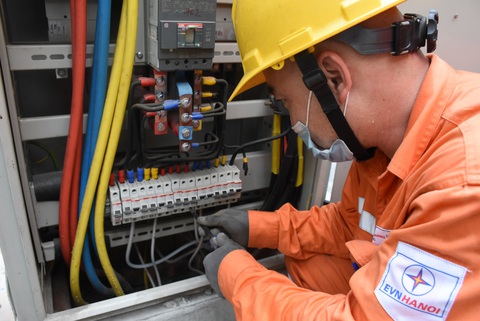 Hà Nội: Hàng chục ngàn chủ nhà trọ ký cam kết thu tiền điện đúng quy định - Ảnh 1. Hà Nội: Hàng chục ngàn chủ nhà trọ ký cam kết thu tiền điện đúng quy định - Ảnh 1.
