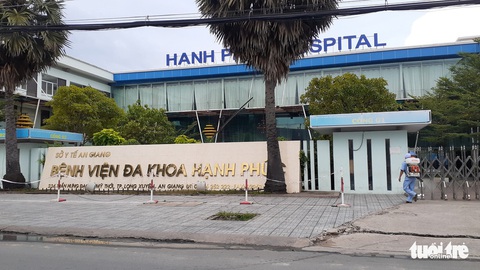 An Giang yêu cầu bệnh viện gỡ thông báo đăng ký tiêm vắc xin COVID-19 dịch vụ - Ảnh 1. An Giang yêu cầu bệnh viện gỡ thông báo đăng ký tiêm vắc xin COVID-19 dịch vụ - Ảnh 1.