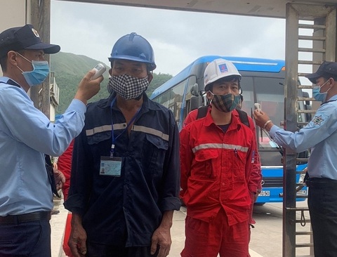 ‘Ba tại chỗ’ trên các công trình dầu khí - Ảnh 2. ‘Ba tại chỗ’ trên các công trình dầu khí - Ảnh 2.