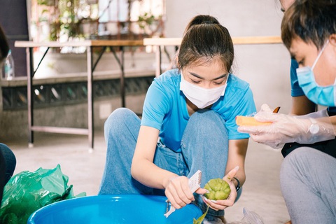 Cơm ngũ sắc của á hậu Kiều Loan: Công thức là lục tủ lạnh có gì phù hợp cho luôn vào! - Ảnh 4. Cơm ngũ sắc của á hậu Kiều Loan: Công thức là lục tủ lạnh có gì phù hợp cho luôn vào! - Ảnh 4.