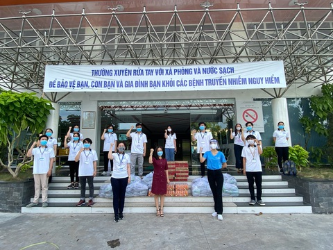Hội Doanh Nhân Trẻ Việt Nam đóng góp gần 1 tỉ đồng phục vụ suất ăn cho tuyến đầu - Ảnh 3. Hội Doanh Nhân Trẻ Việt Nam đóng góp gần 1 tỉ đồng phục vụ suất ăn cho tuyến đầu - Ảnh 3.