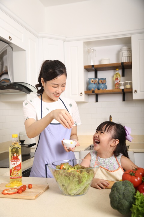 4 lưu ý để chủ động phòng ngừa thừa cholesterol và đột quỵ - Ảnh 4. 4 lưu ý để chủ động phòng ngừa thừa cholesterol và đột quỵ - Ảnh 4.