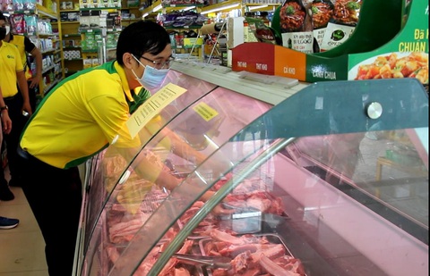 Sở Công thương TP.HCM kiểm tra các siêu thị, cửa hàng tại khu phong tỏa - Ảnh 3. Sở Công thương TP.HCM kiểm tra các siêu thị, cửa hàng tại khu phong tỏa - Ảnh 3.