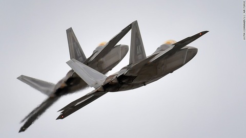 Mỹ điều hơn 20 tiêm kích F-22 tới Thái Bình Dương - Ảnh 2. Mỹ điều hơn 20 tiêm kích F-22 tới Thái Bình Dương - Ảnh 2.