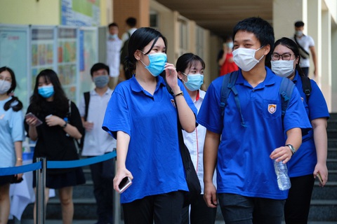 Thí sinh học ở TP.HCM gặp khó khi đăng ký thi tốt nghiệp đợt 2 ở tỉnh - Ảnh 1. Thí sinh học ở TP.HCM gặp khó khi đăng ký thi tốt nghiệp đợt 2 ở tỉnh - Ảnh 1.