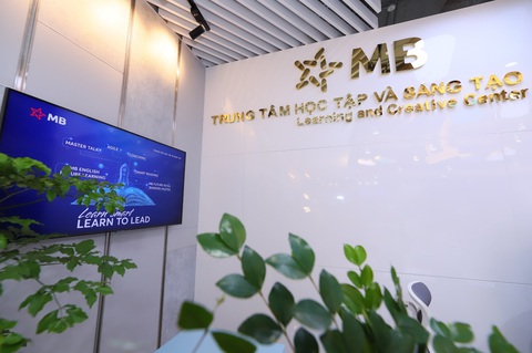 Đào tạo nguồn lực nội bộ thúc đẩy chuyển đổi số của MB - Ảnh 1. Đào tạo nguồn lực nội bộ thúc đẩy chuyển đổi số của MB - Ảnh 1.