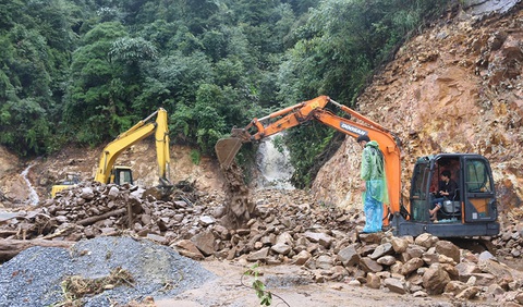 Khu du lịch bản Cát Cát - Sa Pa hư hỏng nhiều hạng mục do mưa lũ, thiệt hại 2 tỉ đồng - Ảnh 4. Khu du lịch bản Cát Cát - Sa Pa hư hỏng nhiều hạng mục do mưa lũ, thiệt hại 2 tỉ đồng - Ảnh 4.