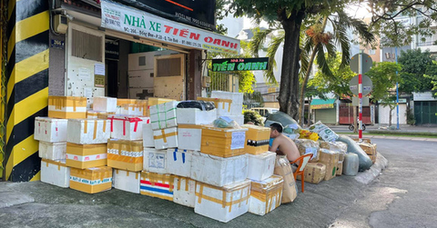 Nhiều nhà xe tạm ngưng giao nhận hàng hóa để phòng chống dịch - Ảnh 1. Nhiều nhà xe tạm ngưng giao nhận hàng hóa để phòng chống dịch - Ảnh 1.