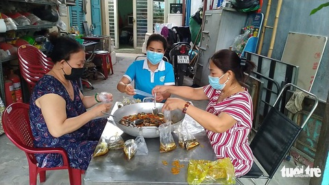 Nhận cá gửi từ Đà Nẵng, người dân bị phong tỏa ở TP.HCM ‘khắc ghi mãi ân tình - Ảnh 10. Nhận cá gửi từ Đà Nẵng, người dân bị phong tỏa ở TP.HCM ‘khắc ghi mãi ân tình - Ảnh 10.
