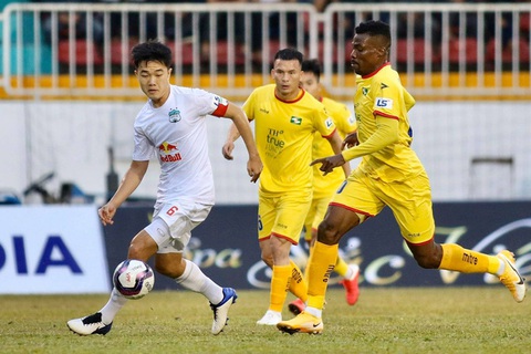 CLB Hoàng Anh Gia Lai “sốc” trước thông tin V-League 2021 có thể lùi sang tháng 2-2022 - Ảnh 1. CLB Hoàng Anh Gia Lai “sốc” trước thông tin V-League 2021 có thể lùi sang tháng 2-2022 - Ảnh 1.