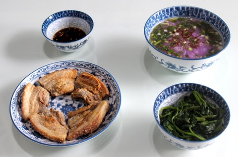 Thịt ba rọi chiên giòn không ngán - Canh khoai mỡ thịt bằm giảm... cân - Ảnh 1. Thịt ba rọi chiên giòn không ngán - Canh khoai mỡ thịt bằm giảm... cân - Ảnh 1.
