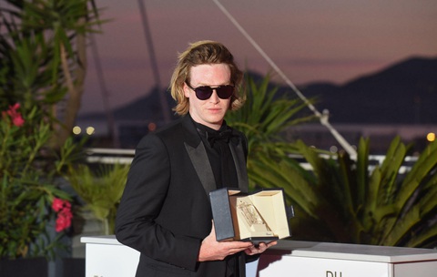 Bộ phim gây sốc nhất năm giành Cành Cọ Vàng ở Liên hoan phim Cannes 2021 - Ảnh 5. Bộ phim gây sốc nhất năm giành Cành Cọ Vàng ở Liên hoan phim Cannes 2021 - Ảnh 5.