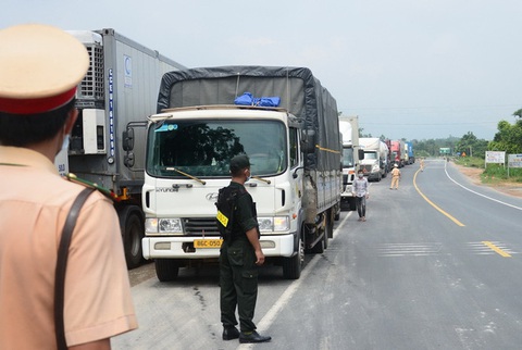 Không để đình trệ lưu thông hàng hóa khi có thêm nhiều tỉnh giãn cách theo chỉ thị 16 - Ảnh 1. Không để đình trệ lưu thông hàng hóa khi có thêm nhiều tỉnh giãn cách theo chỉ thị 16 - Ảnh 1.