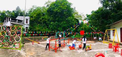 Đồng loạt trồng cây, xây cầu trong ngày cao điểm tình nguyện - Ảnh 2. Đồng loạt trồng cây, xây cầu trong ngày cao điểm tình nguyện - Ảnh 2.