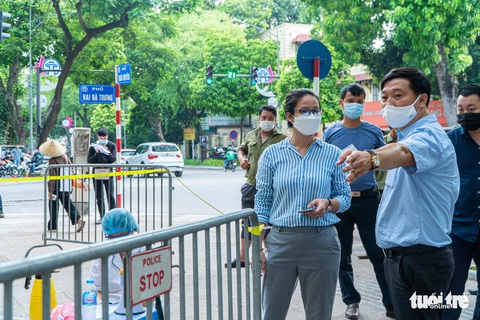 Dịch COVID-19 ngày 18-7: Hà Nội thêm 12 ca mới, Lâm Đồng tiêm vắc xin cho tài xế đường dài - Ảnh 1. Dịch COVID-19 ngày 18-7: Hà Nội thêm 12 ca mới, Lâm Đồng tiêm vắc xin cho tài xế đường dài - Ảnh 1.