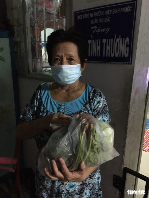 ‘Nhóm dễ thương’ gom hơn 10 tấn rau củ tặng bếp ăn dã chiến, khu vực phong tỏa TP.HCM - Ảnh 4. ‘Nhóm dễ thương’ gom hơn 10 tấn rau củ tặng bếp ăn dã chiến, khu vực phong tỏa TP.HCM - Ảnh 4.