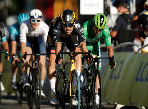 Tadej Pogacar đăng quang Tour de France 2021 - Ảnh 2. Tadej Pogacar đăng quang Tour de France 2021 - Ảnh 2.