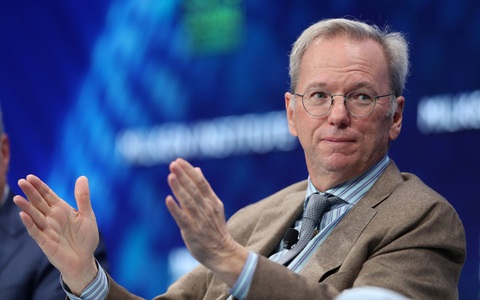 Cựu CEO Google: Phát triển trí tuệ nhân tạo của Trung Quốc gần kịp Mỹ - Ảnh 1. Cựu CEO Google: Phát triển trí tuệ nhân tạo của Trung Quốc gần kịp Mỹ - Ảnh 1.