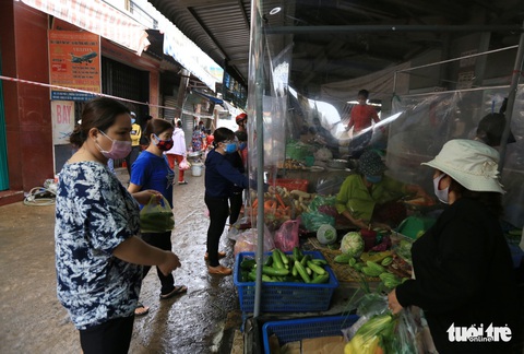 Bộ Công thương: Mở lại tất cả chợ truyền thống theo cách an toàn - Ảnh 1. Bộ Công thương: Mở lại tất cả chợ truyền thống theo cách an toàn - Ảnh 1.