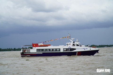 Hai tàu cao tốc cập bến miền Tây chở rau, củ lên TP.HCM - Ảnh 4. Hai tàu cao tốc cập bến miền Tây chở rau, củ lên TP.HCM - Ảnh 4.