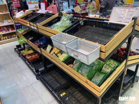 Bí thư Hà Nội kêu gọi người dân không mua gom hàng hóa - Ảnh 3. Bí thư Hà Nội kêu gọi người dân không mua gom hàng hóa - Ảnh 3.