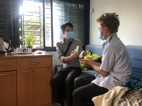 Trẻ đường phố mùa dịch - Kỳ cuối: Tình thương yêu giúp trẻ đường phố - Ảnh 1. Trẻ đường phố mùa dịch - Kỳ cuối: Tình thương yêu giúp trẻ đường phố - Ảnh 1.