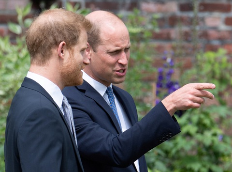 Hoàng tử Anh William và Harry cùng khánh thành tượng công nương Diana - Ảnh 4. Hoàng tử Anh William và Harry cùng khánh thành tượng công nương Diana - Ảnh 4.