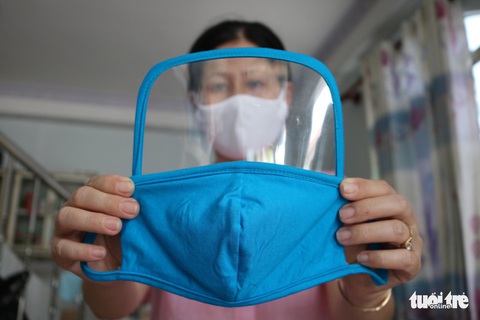TP.HCM khuyến khích thí sinh mang nón, kính chắn giọt bắn khi thi tốt nghiệp - Ảnh 1. TP.HCM khuyến khích thí sinh mang nón, kính chắn giọt bắn khi thi tốt nghiệp - Ảnh 1.