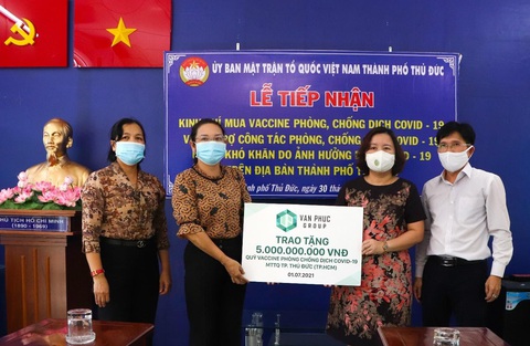 Van Phuc Group ủng hộ 5 tỉ đồng Quỹ vắc xin COVID-19 - Ảnh 1. Van Phuc Group ủng hộ 5 tỉ đồng Quỹ vắc xin COVID-19 - Ảnh 1.