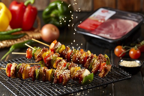 VinMart+ tăng gấp đôi nguồn cung thịt heo sạch MEATDeli phục vụ người tiêu dùng TP.HCM - Ảnh 3. VinMart+ tăng gấp đôi nguồn cung thịt heo sạch MEATDeli phục vụ người tiêu dùng TP.HCM - Ảnh 3.