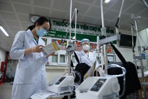 Đồng lòng, hy sinh vượt qua đại dịch - Ảnh 3. Đồng lòng, hy sinh vượt qua đại dịch - Ảnh 3.