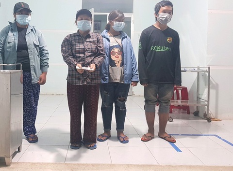 4 mẹ con đạp xe về Nghệ An đang chờ tàu về quê - Ảnh 4. 4 mẹ con đạp xe về Nghệ An đang chờ tàu về quê - Ảnh 4.