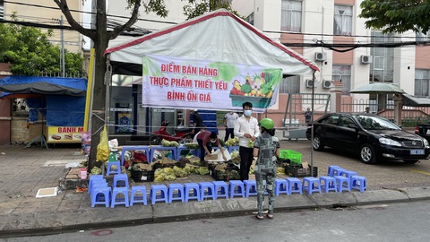 Cần Thơ: Đưa chợ ra phố, dân dễ mua hàng - Ảnh 2. Cần Thơ: Đưa chợ ra phố, dân dễ mua hàng - Ảnh 2.