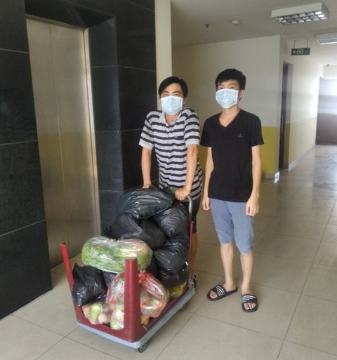 Tình người nơi tuyến đầu phòng chống dịch COVID-19: Khi chung cư bác sĩ bệnh - Ảnh 1. Tình người nơi tuyến đầu phòng chống dịch COVID-19: Khi chung cư bác sĩ bệnh - Ảnh 1.
