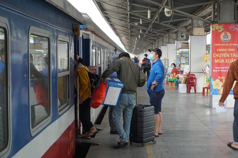 Chưa thể đưa người dân lên tàu về quê, Cục Đường sắt gửi văn bản hỏa tốc các địa phương - Ảnh 1. Chưa thể đưa người dân lên tàu về quê, Cục Đường sắt gửi văn bản hỏa tốc các địa phương - Ảnh 1.