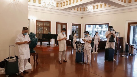 Nhiều khách sạn ở TP.HCM miễn phí cho bác sĩ, nhân viên y tế - Ảnh 1. Nhiều khách sạn ở TP.HCM miễn phí cho bác sĩ, nhân viên y tế - Ảnh 1.