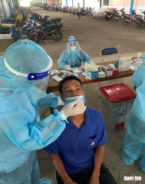 An Giang yêu cầu các doanh nghiệp xây dựng mô hình 3 tại chỗ để sản xuất - Ảnh 2. An Giang yêu cầu các doanh nghiệp xây dựng mô hình 3 tại chỗ để sản xuất - Ảnh 2.