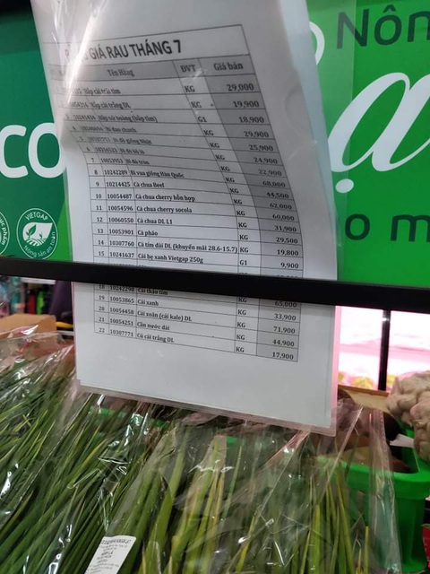 Siêu thị mang thịt, cá, rau... ra tận cửa bán, khách ghi đơn hàng nhờ đi chợ giùm - Ảnh 5. Siêu thị mang thịt, cá, rau... ra tận cửa bán, khách ghi đơn hàng nhờ đi chợ giùm - Ảnh 5.
