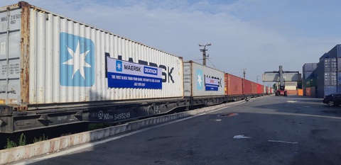 Đoàn tàu hỏa chở container đầu tiên chạy thẳng từ Hà Nội đến Bỉ - Ảnh 3. Đoàn tàu hỏa chở container đầu tiên chạy thẳng từ Hà Nội đến Bỉ - Ảnh 3.
