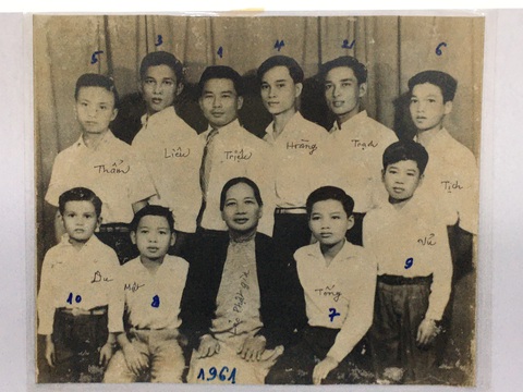 Cuộc hội ngộ của lá thư lạc nửa thế kỷ - Ảnh 1. Cuộc hội ngộ của lá thư lạc nửa thế kỷ - Ảnh 1.