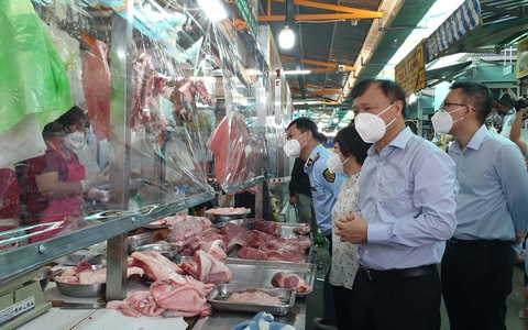 Chỉ còn 32 chợ hoạt động, TP.HCM đang tìm cách mở lại chợ cũ, mở thêm chợ mới - Ảnh 1. Chỉ còn 32 chợ hoạt động, TP.HCM đang tìm cách mở lại chợ cũ, mở thêm chợ mới - Ảnh 1.