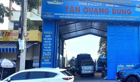Vượt chốt kiểm dịch, xe khách chở 15 người từ TP.HCM về Quảng Trị bị phạt 22 triệu đồng - Ảnh 1. Vượt chốt kiểm dịch, xe khách chở 15 người từ TP.HCM về Quảng Trị bị phạt 22 triệu đồng - Ảnh 1.