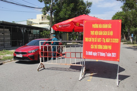 12/28 ca mới ở cộng đồng, Đà Nẵng cấm shipper, thể thao ngoài trời - Ảnh 1. 12/28 ca mới ở cộng đồng, Đà Nẵng cấm shipper, thể thao ngoài trời - Ảnh 1.